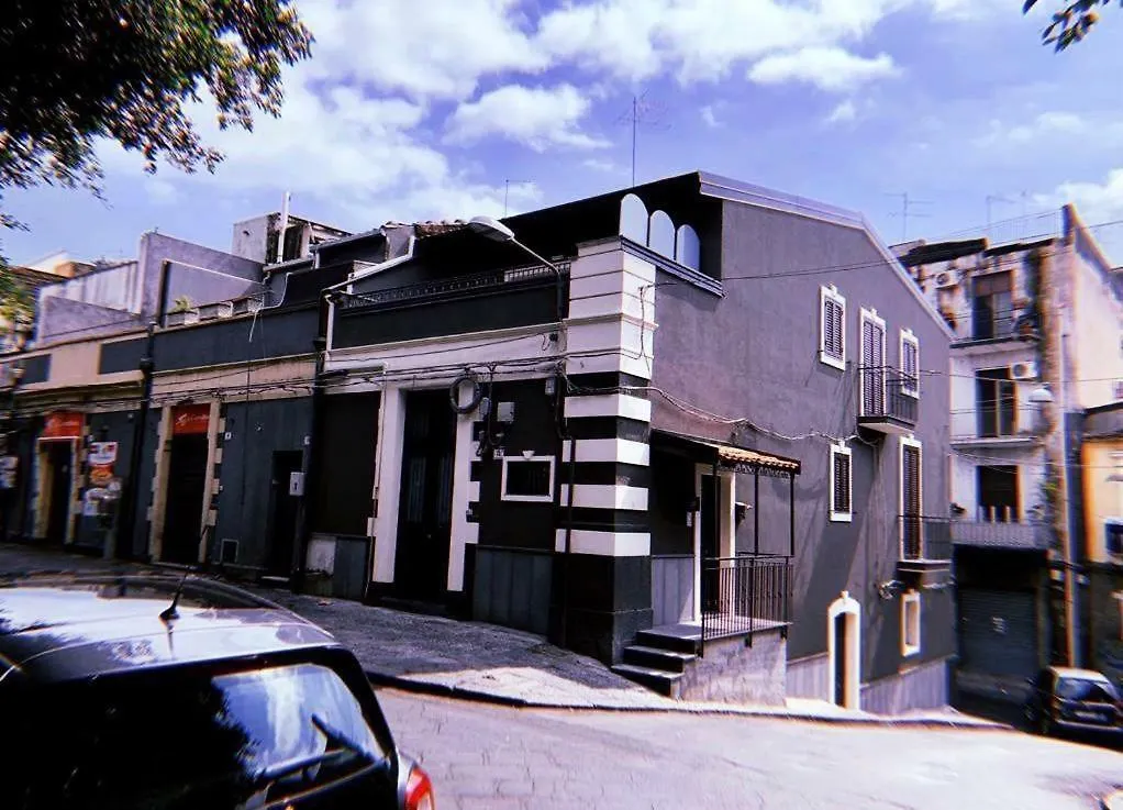 Casa Ferdinandea Daire Katanya